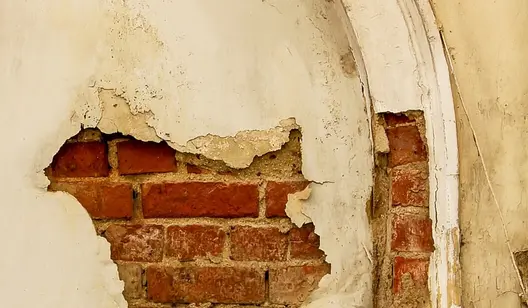 Heating for water damage in historic buildings