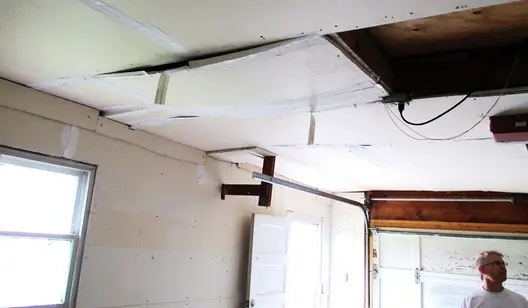 Luftrening vid vattenskador i kommersiella byggnader