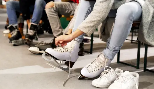 Heating for ice skating and roller skating rinks