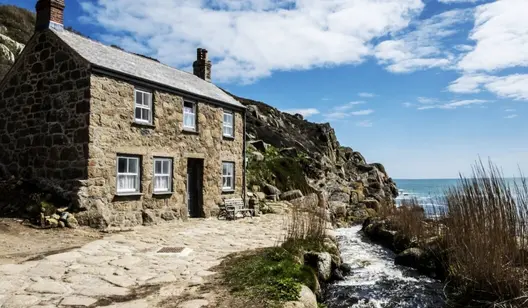 Air cleaning for holiday homes