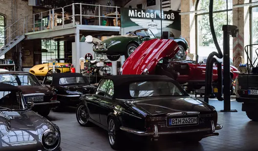 Humidity control and drying for restoration workshops