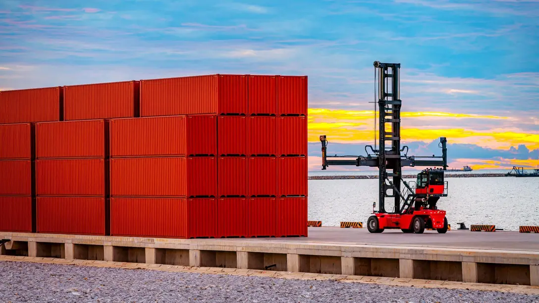 Humidity control and drying for logistics centres