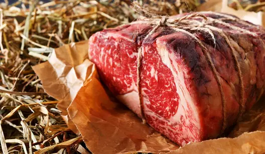 Humidity control and drying for dry-aged beef production