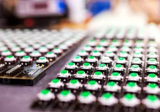 Creare l'ambiente perfetto per la produzione e l'assemblaggio di dispositivi elettronici sensibili