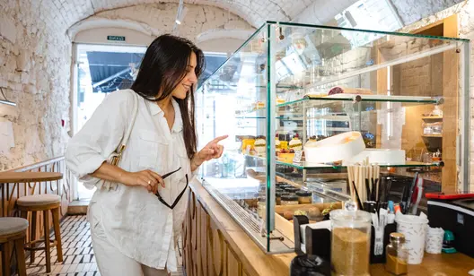 Cooling for restaurants, cafes and bars