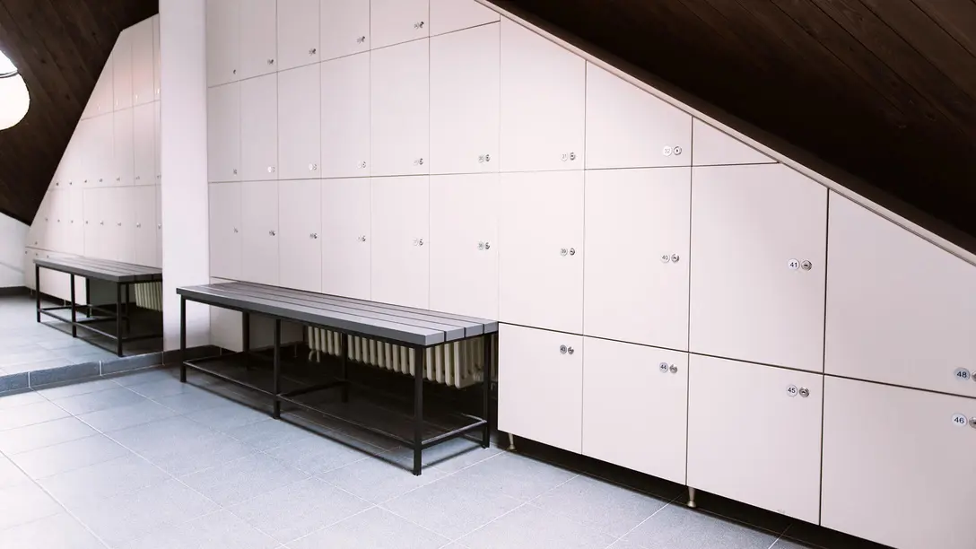 Humidity control and drying for changing rooms