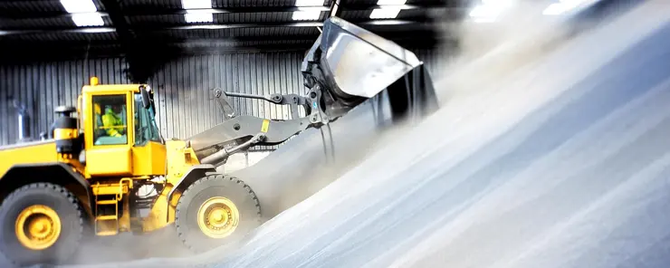 Humidity control and drying for fertiliser storage facilities