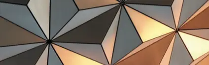 Abstraktes Bild mit grafischen Elementen in Silber und Gold, die an Sterne erinnern