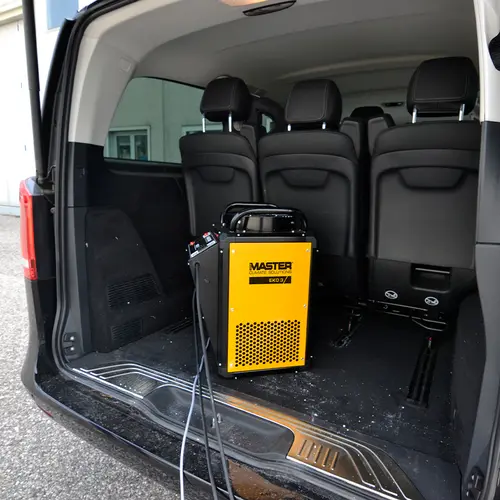 Master EKO 3 back of a van
