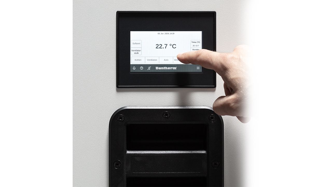 AC 7000 - touch display