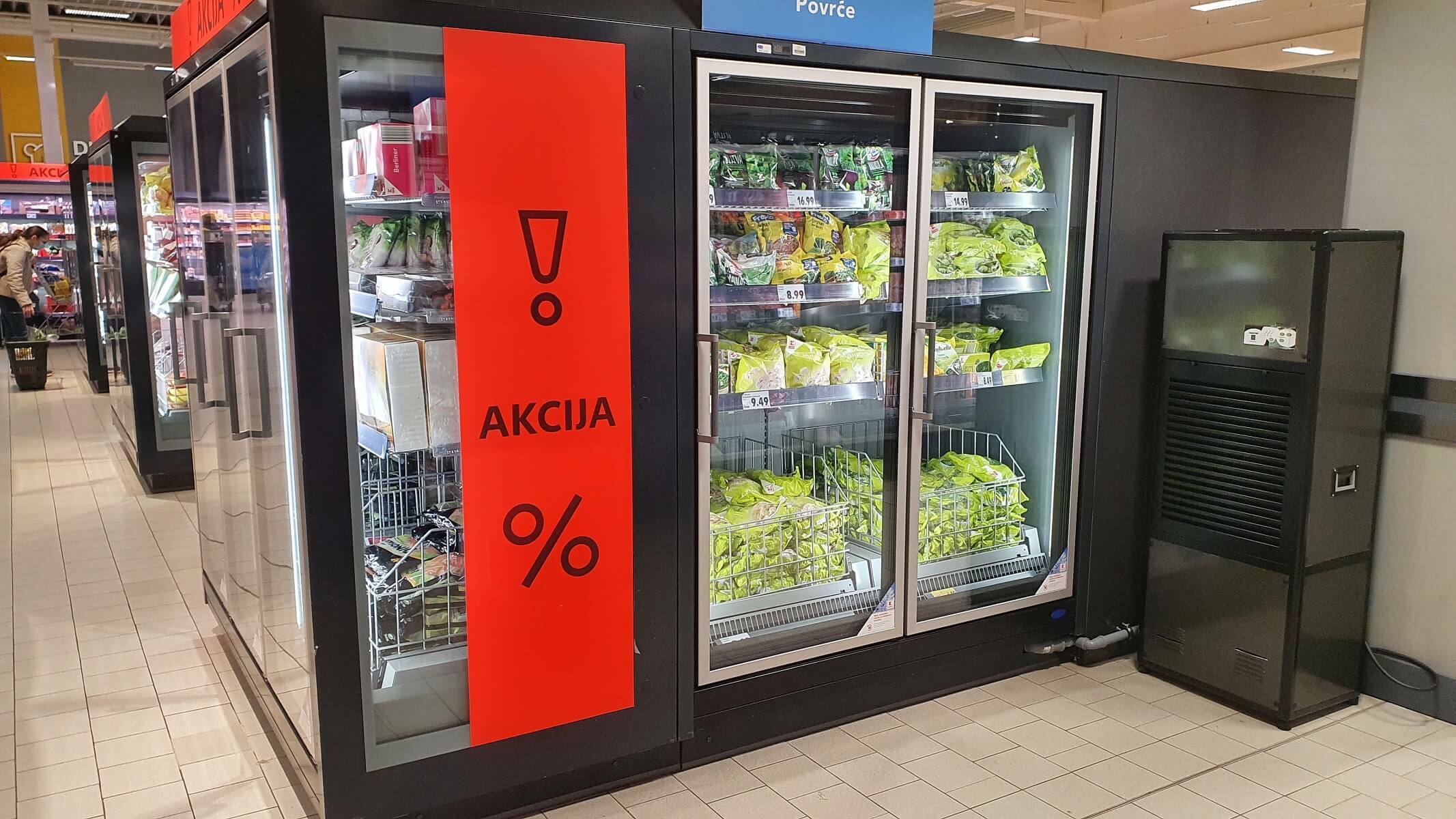 Master dehumidifier in a supermarket working alongside the large food fridge - Infographic image