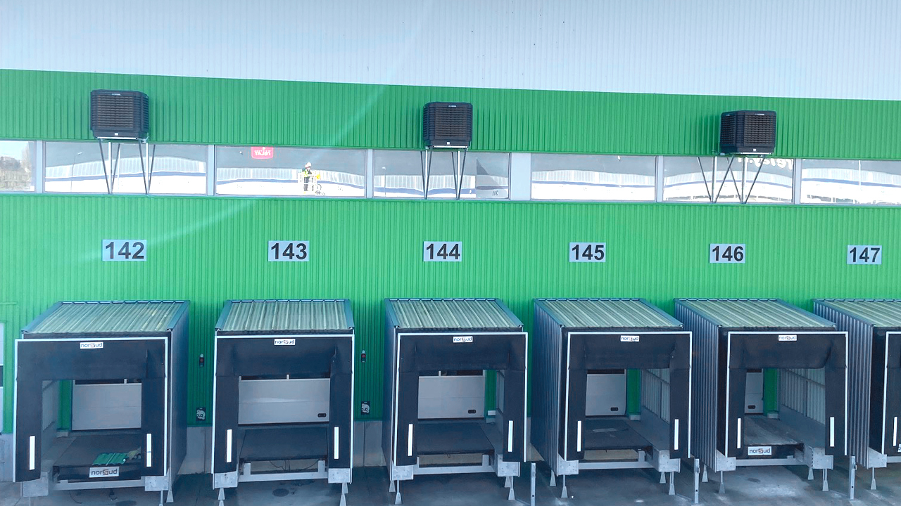 Evaporative cooler installation at warehouse